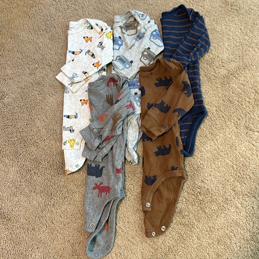 Carter’s Set of 5 long sleeved onesies